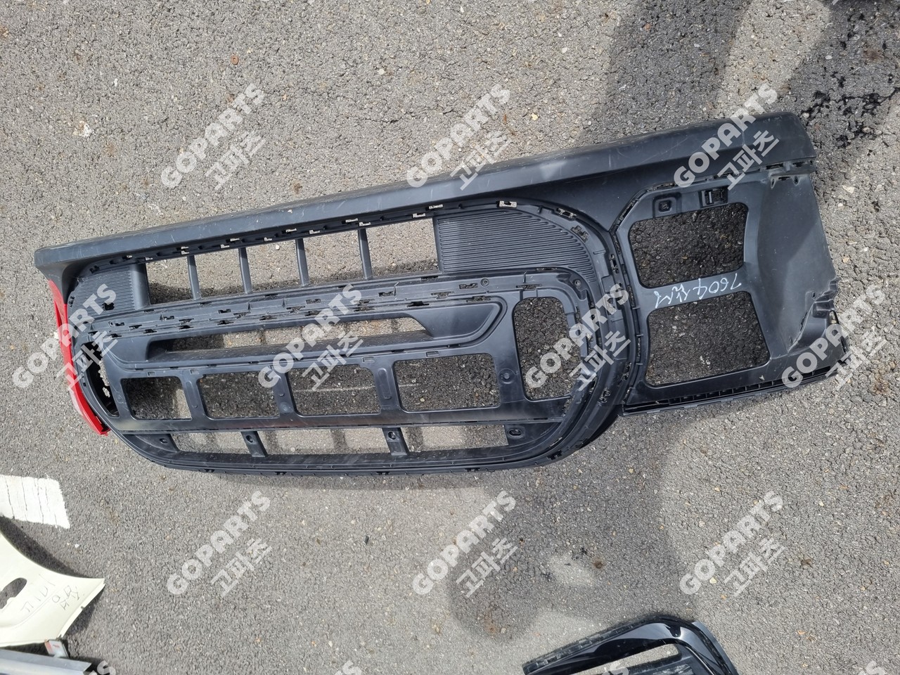 미니 쿠퍼 3세대 F55 MINI 후기 앞범퍼 전범퍼 전피 프론트밤바 사진 2