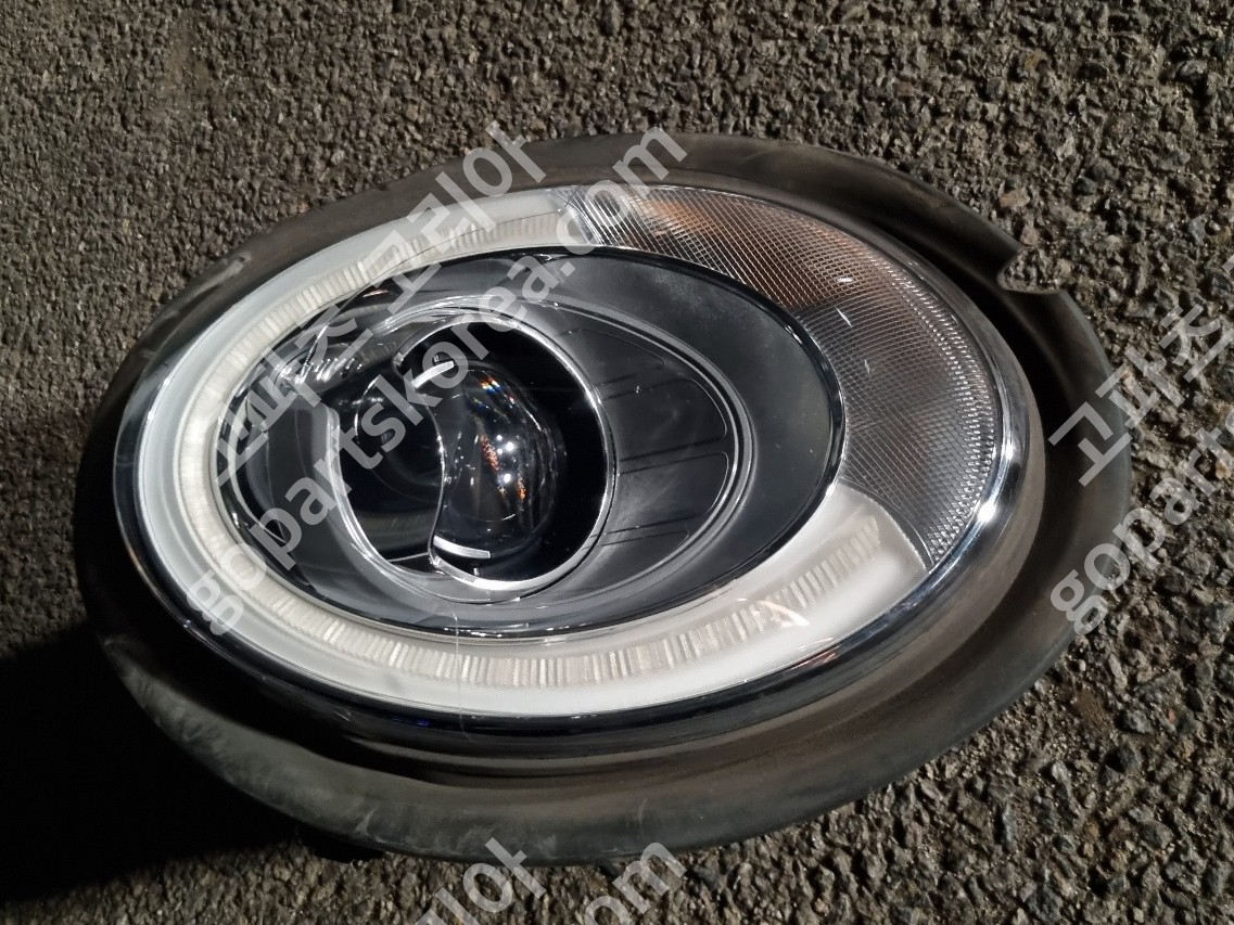 미니 쿠퍼 F56 헤드라이트 운전석 사진 3