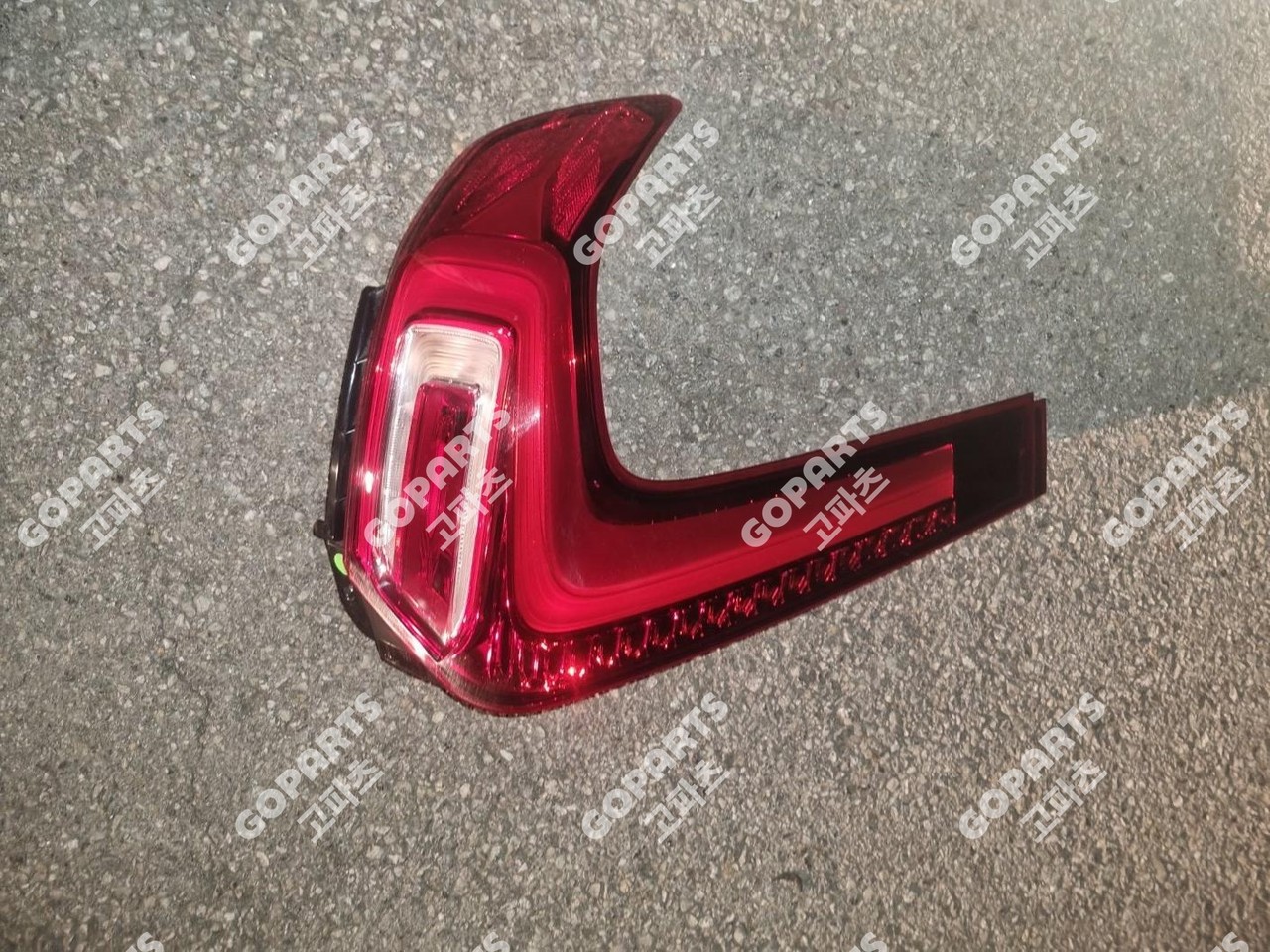 볼보 XC40 운전석후미등테일램프 중고