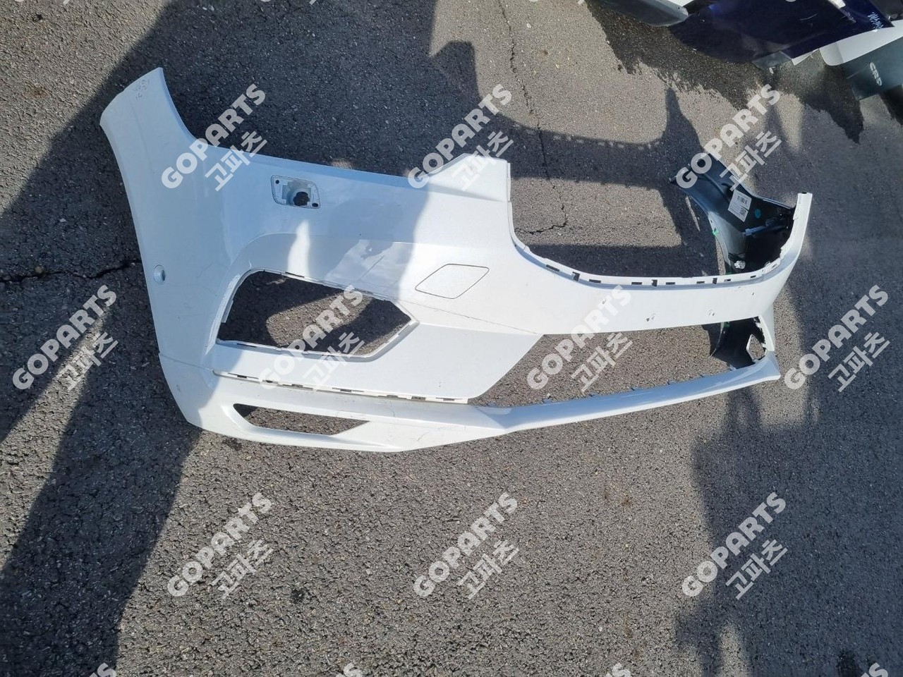 볼보 XC60 2세대 전기 앞범퍼 전피 프론트밤바 사진 2