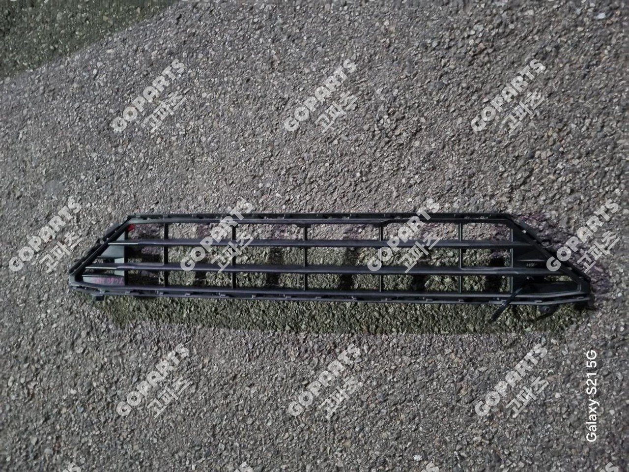 볼보 XC60 2세대 전기 하단센터망 가운데번호판아래그릴 에어인테이크그릴센터 중고