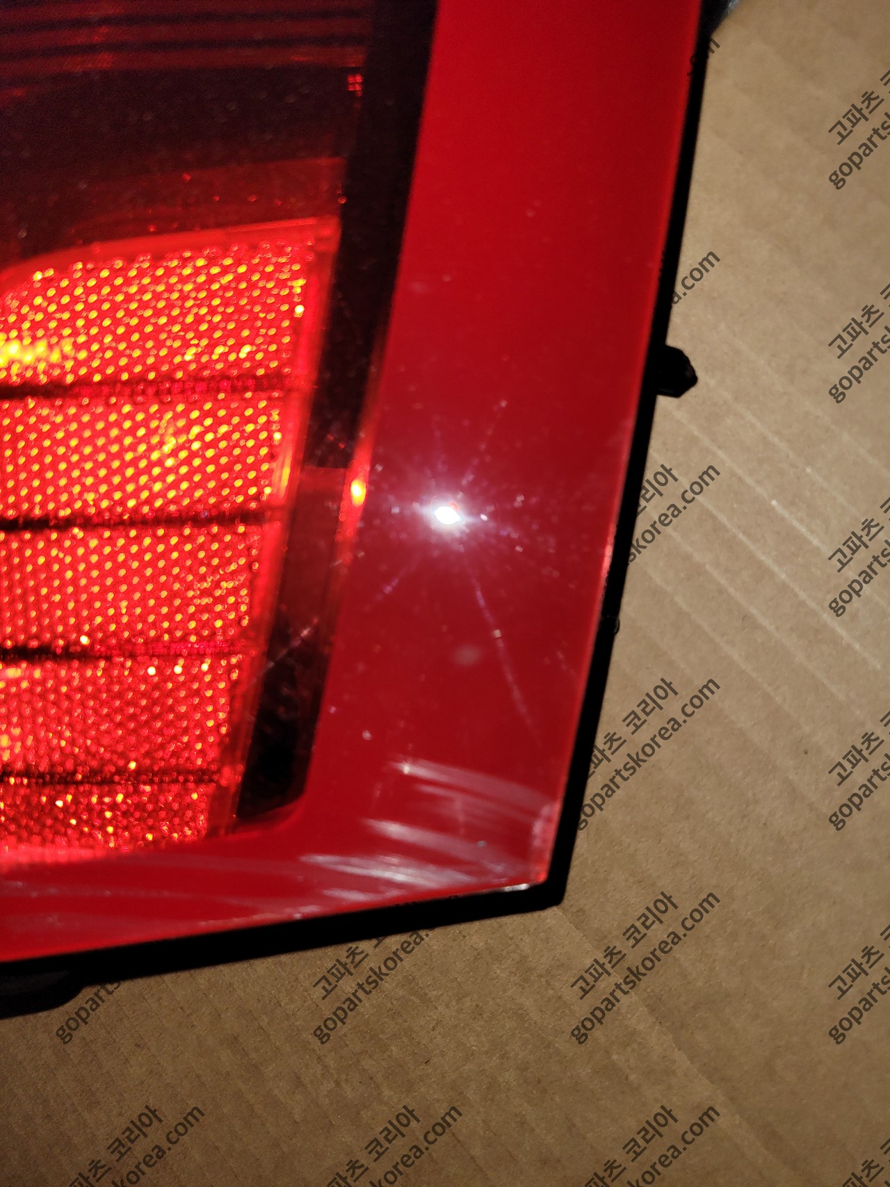 볼보 XC90 테일램프 조수석 하단미세크랙금갔으나 사용가능 사진 5
