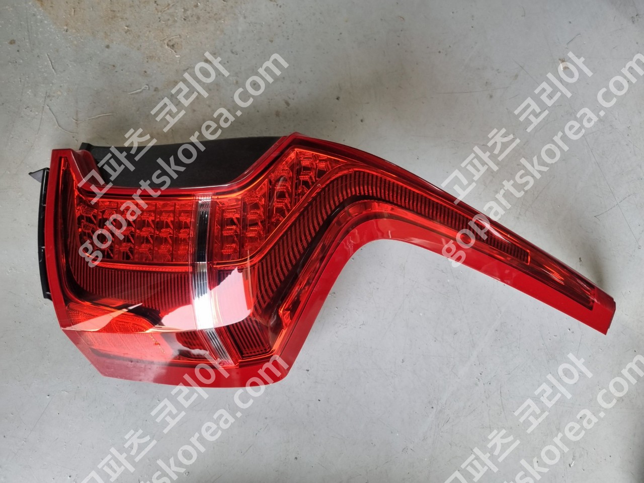 볼보 XC90 2세대 테일램프 조수석 사진 3