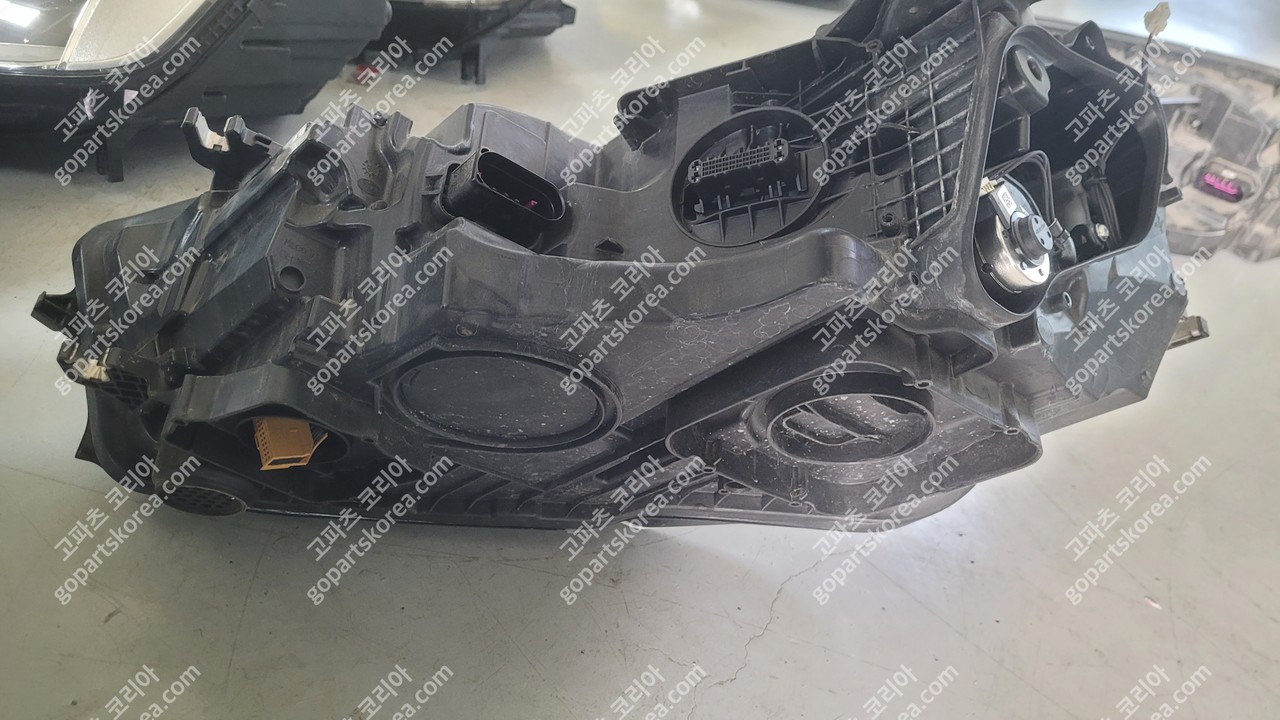 아우디 4G8 후기 헤드라이트 조수석 사진 2