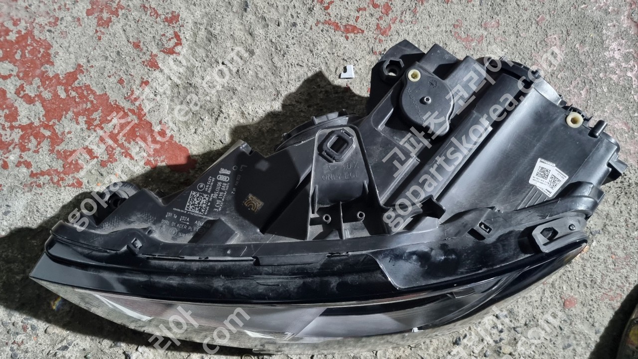 아우디 A3 헤드라이트 운전석 사진 2