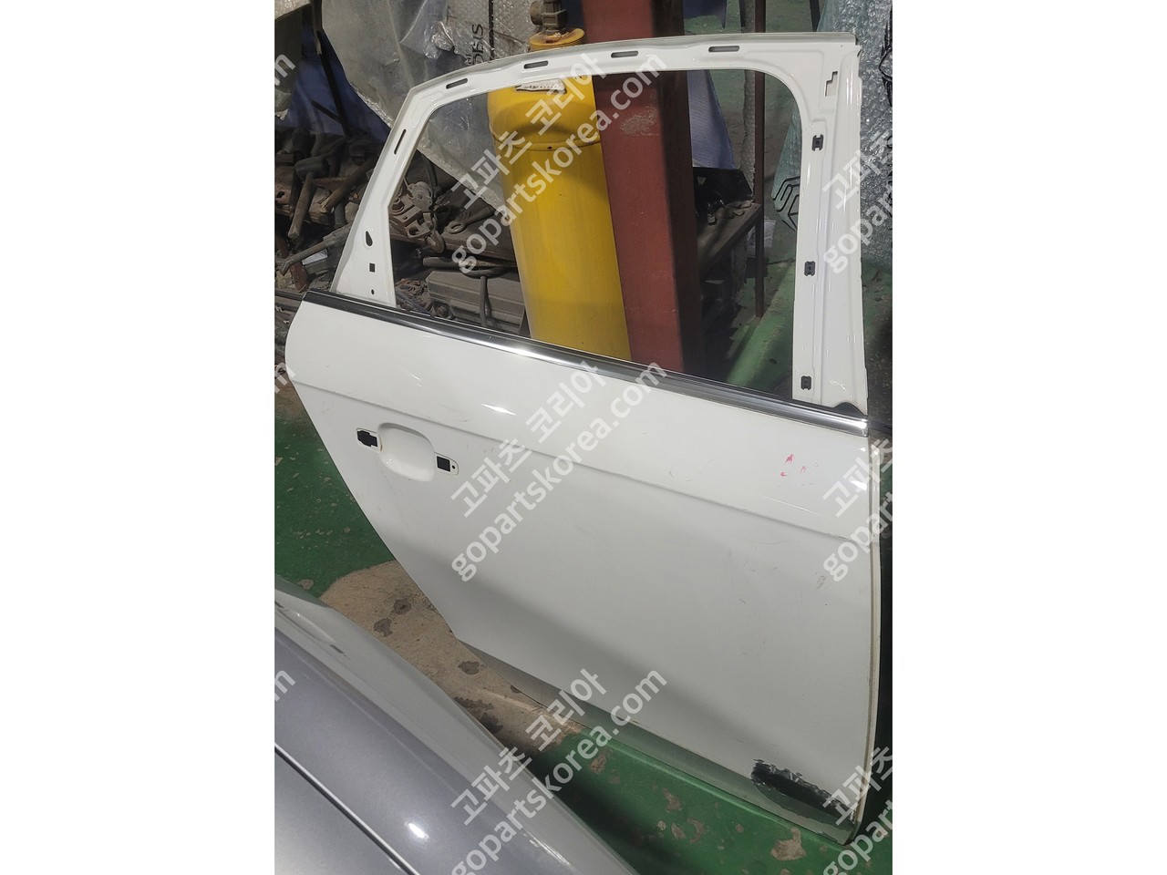 아우디 A4 B8 도어 조수석 뒷도어 사진 2