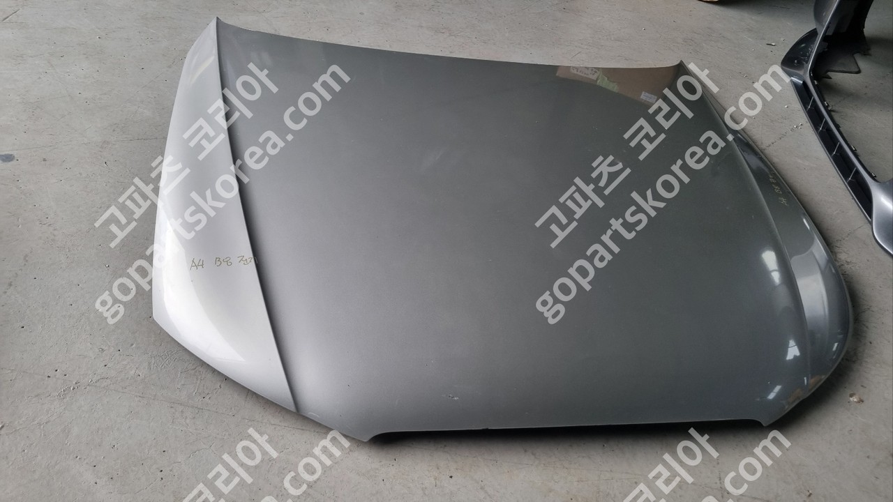 아우디 A4 B8 전기 본네트 사진 2