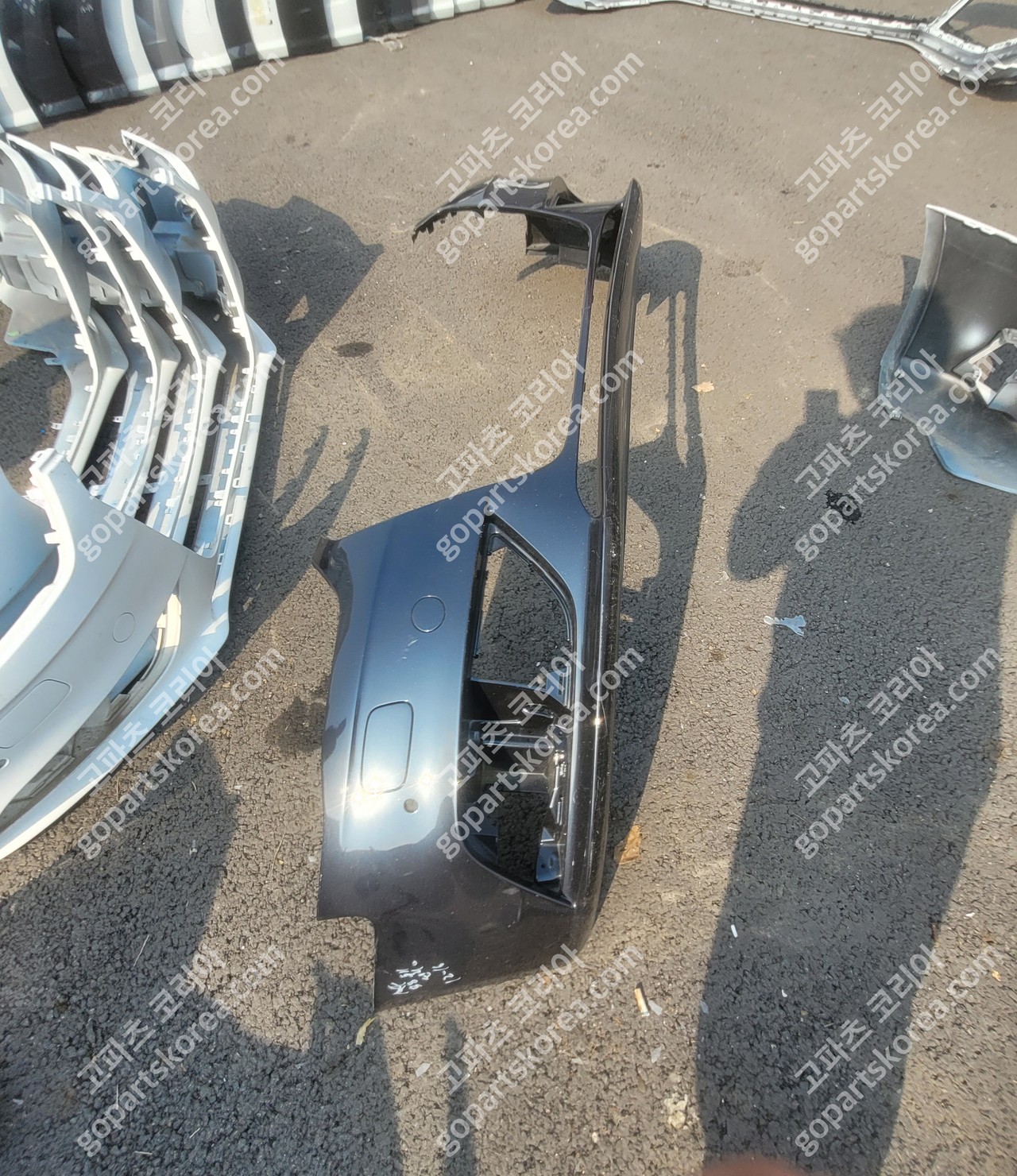 아우디 A4 B8 후기 앞범퍼 일반타입 센서O 중고