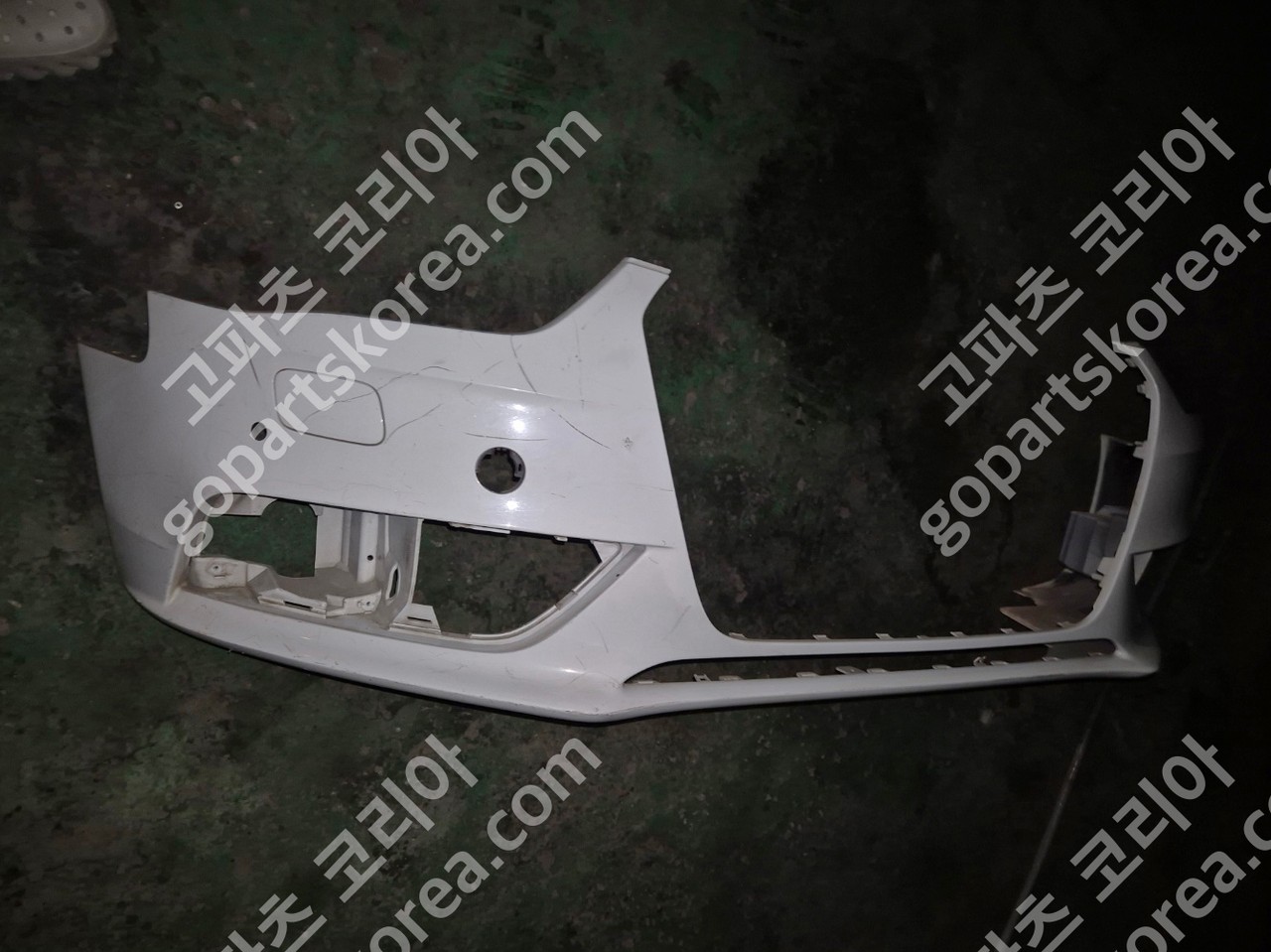 아우디 A4 B8 후기 앞범퍼 중고