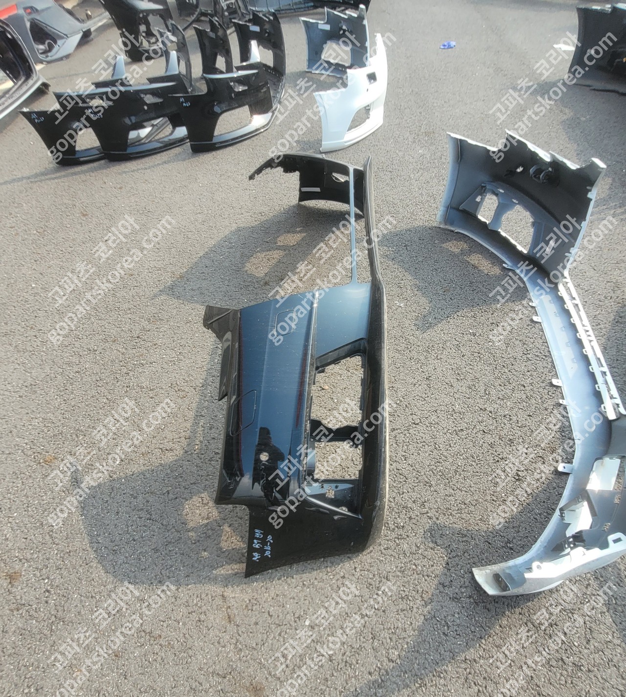 아우디 A4 B9 전기 앞범퍼 일반타입 중고