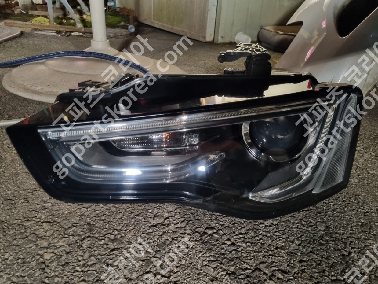 아우디 A5 8T 후기 헤드라이트 운전석 사진 2