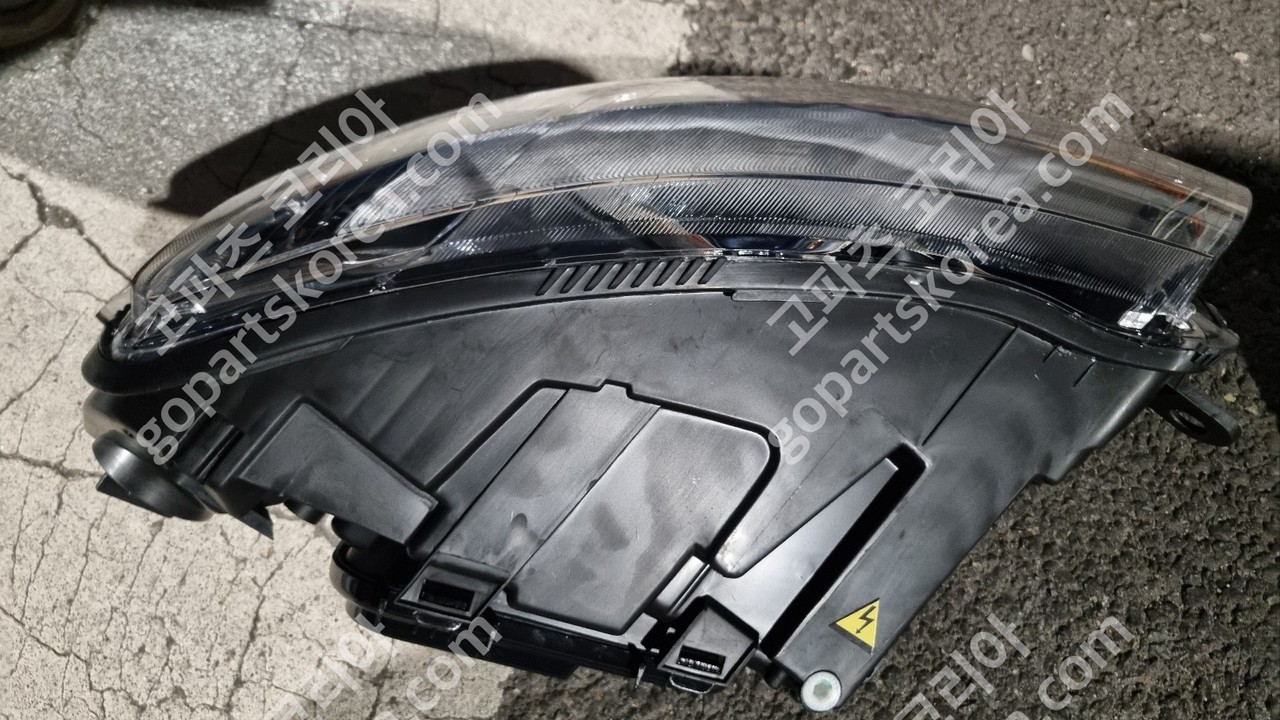 아우디 A6 C6 전기 헤드라이트 운전석 에프터신품 중고