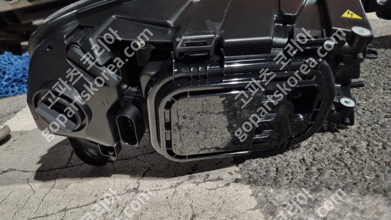 아우디 A6 C6 전기 헤드라이트 운전석 에프터신품 사진 2