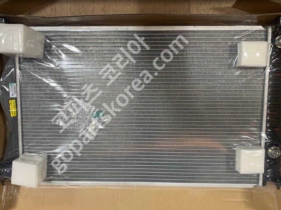 아우디 A6 C6 후기 라디에이터 휘발유타입 에프터신품 중고