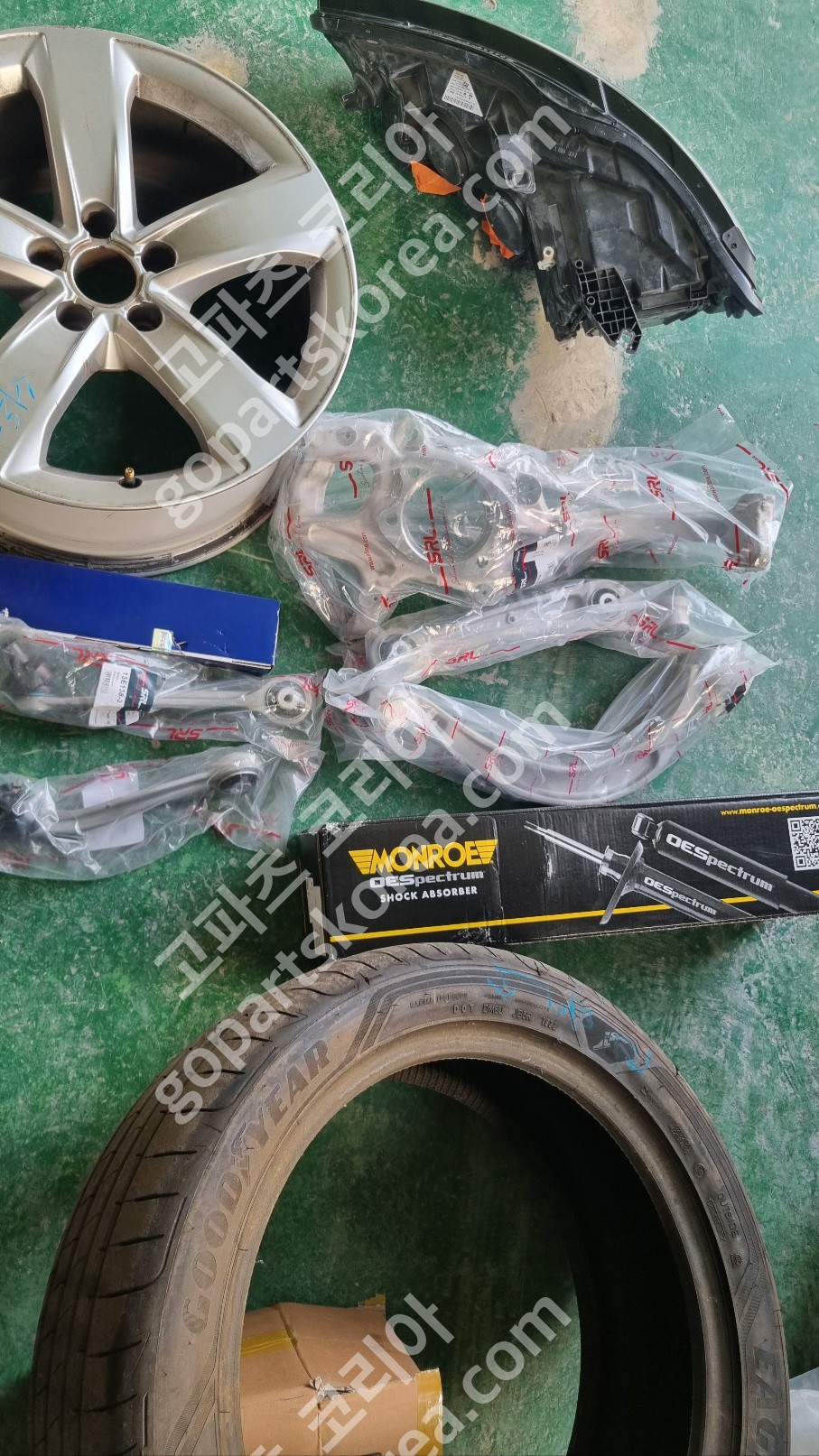 아우디 A6 C7 전기 하체 조수석 18인치휠어퍼암앞뒤 허브베어링로어암 활대링크너클스트럿암 중고