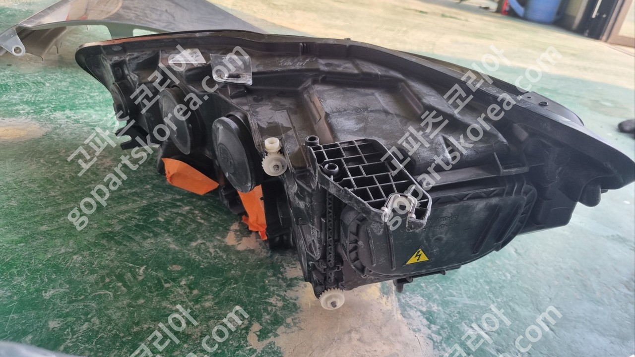 아우디 A6 C7 전기 헤드라이트 조수석 제논타입 사진 2