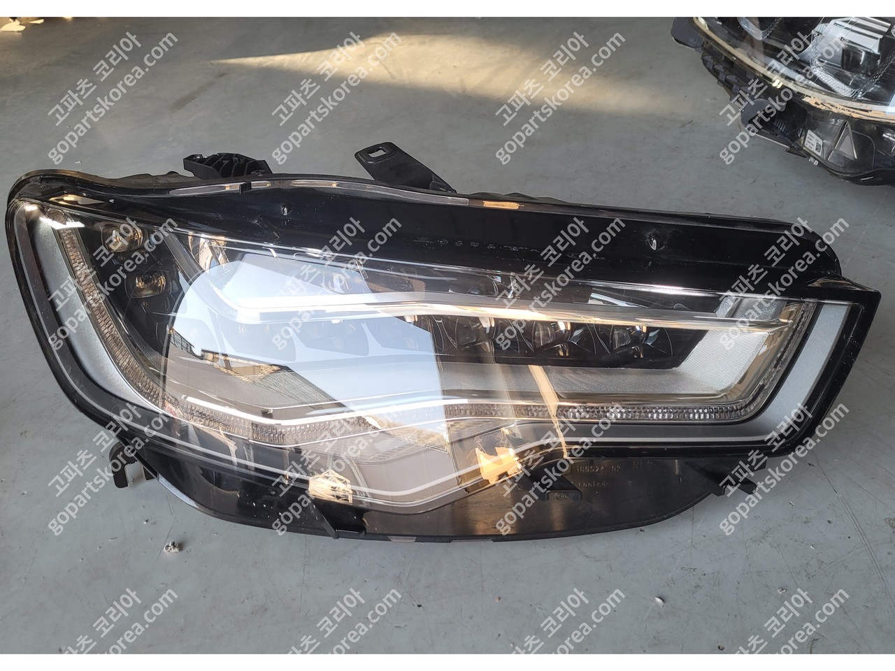 아우디 A6 C7 전기 헤드라이트 조수석 LED타입 사진 4