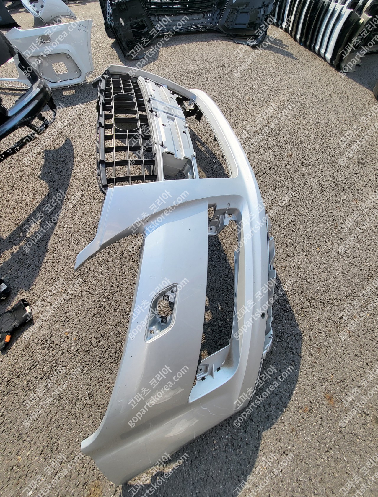 아우디 Q7 4L 앞범퍼 중고