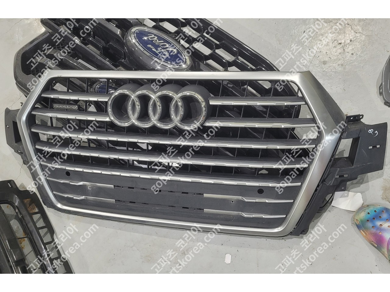 아우디 Q7 4M 그릴 중고