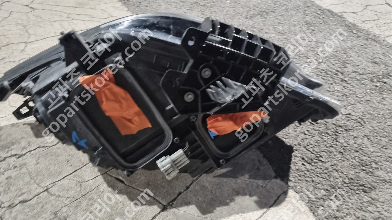 인피니티 Q30 헤드라이트 조수석 LED 사진 3