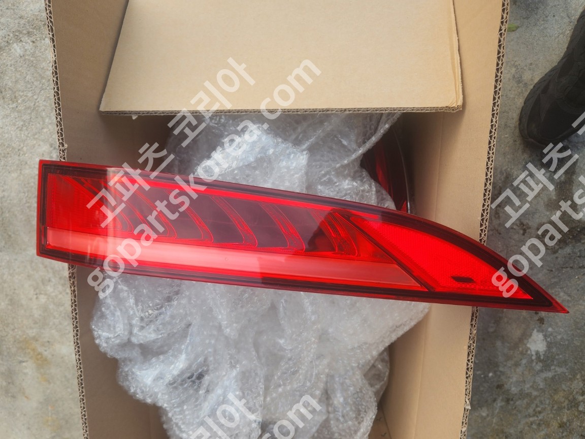 재규어 F-페이스 테일램프 조수석 중고