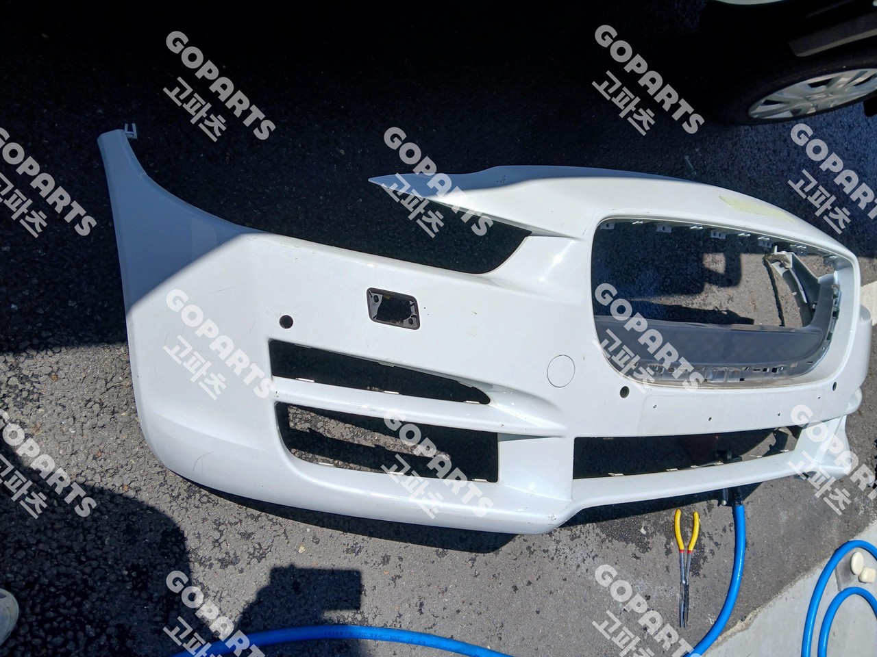 재규어 XE 앞범퍼 중고