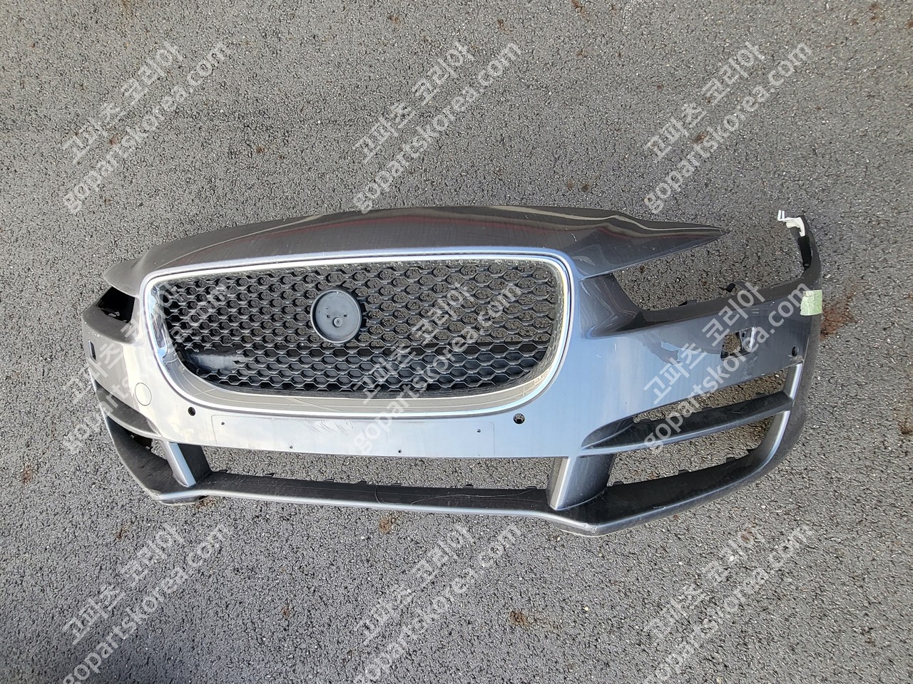 재규어 XE 앞범퍼 사진 3