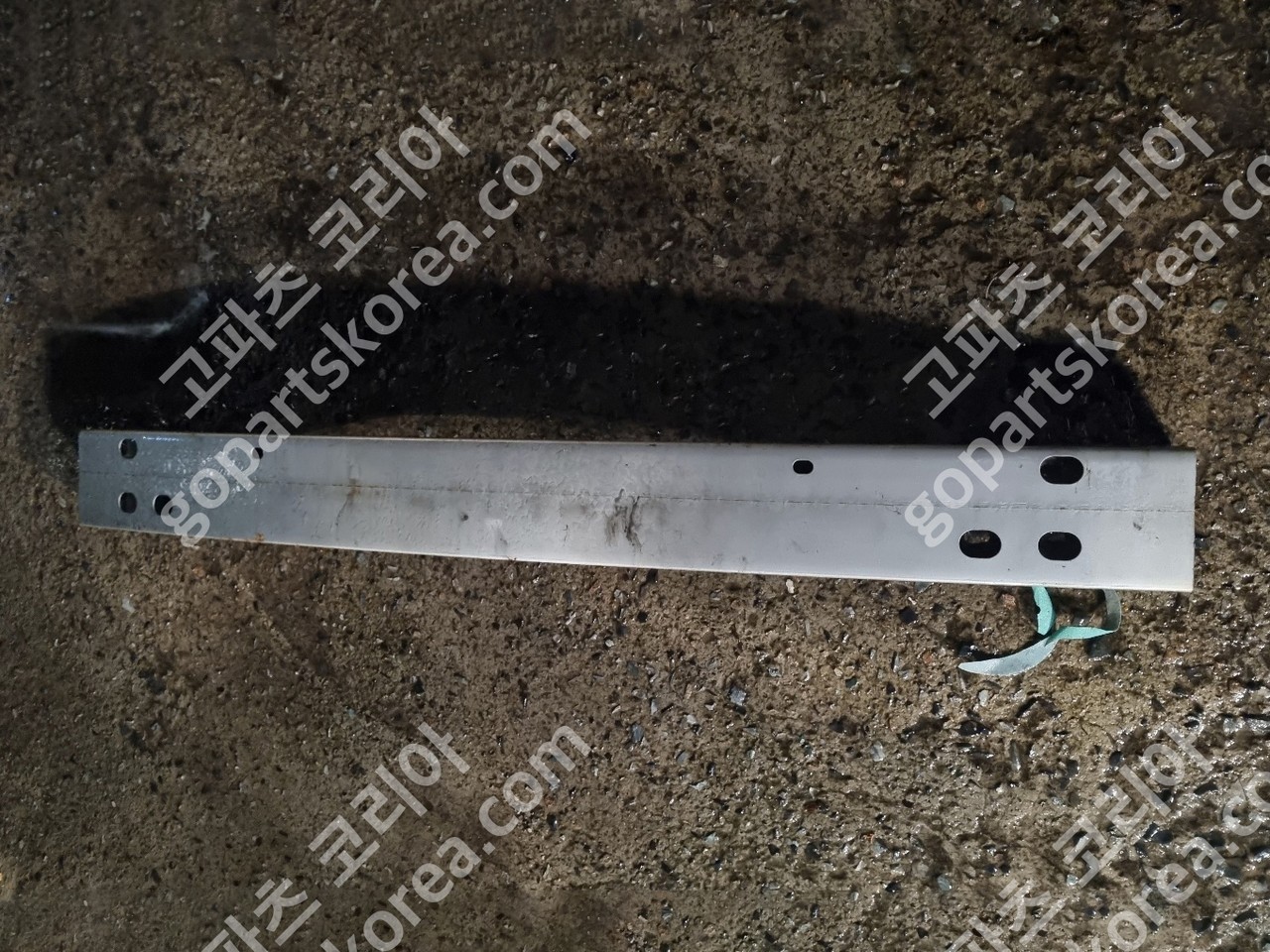 크라이슬러 300C 뒷레일 중고