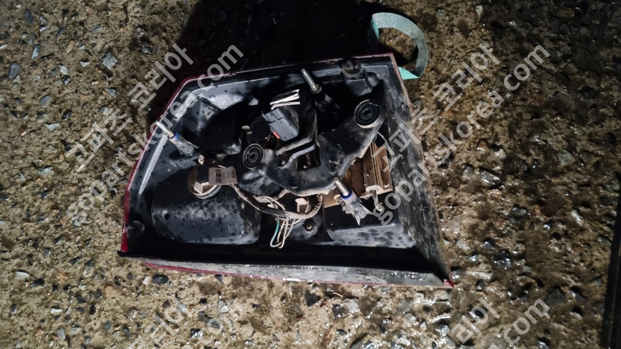 크라이슬러 300C 테일램프 운전석 중고