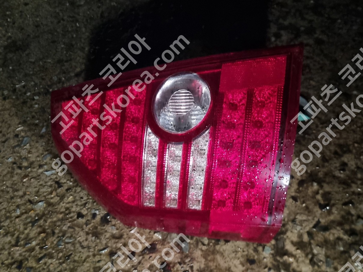 크라이슬러 300C 테일램프 운전석 사진 2