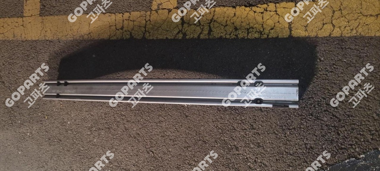 크라이슬러 300C 2세대 뒷리어레일레인포스먼멘트 중고