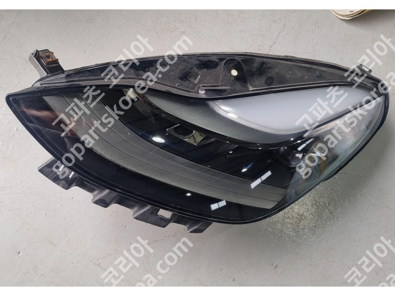 테슬라 모델3 모델Y 호환 후기 헤드라이트 운전석 사진 3