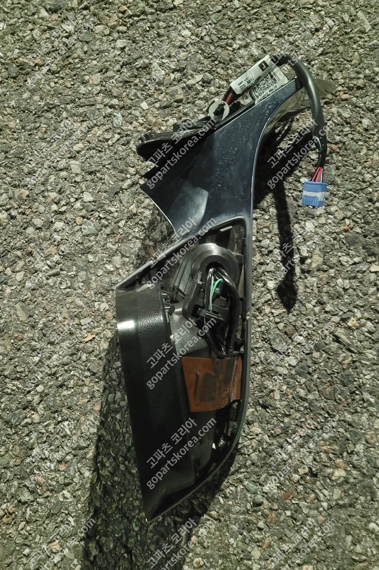 테슬라 모델3 사이드미러 조수석 프레임 사진 4