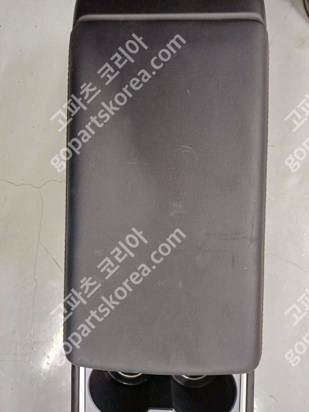 테슬라 모델3 센터콘솔 사진 2