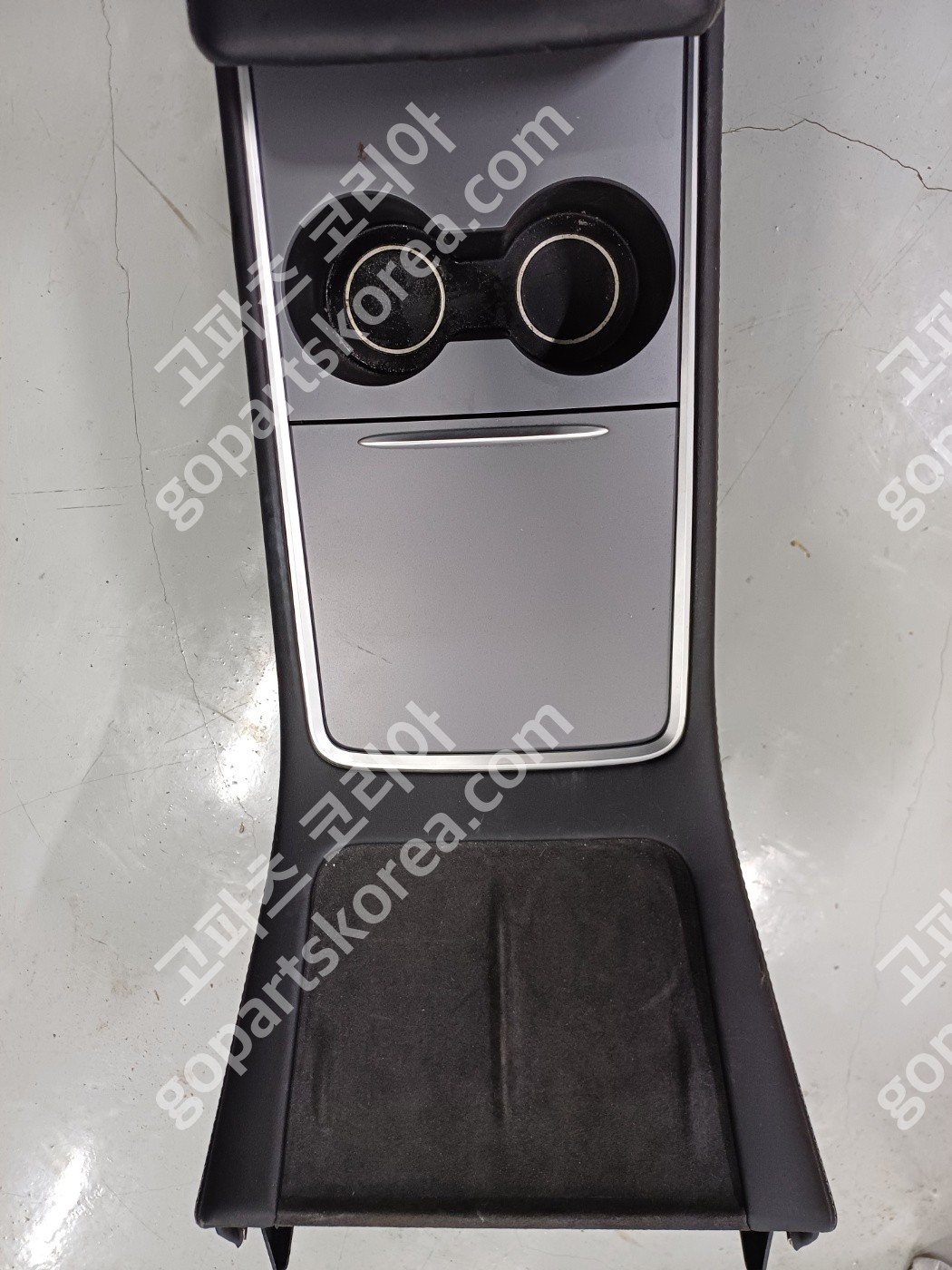 테슬라 모델3 센터콘솔 사진 4