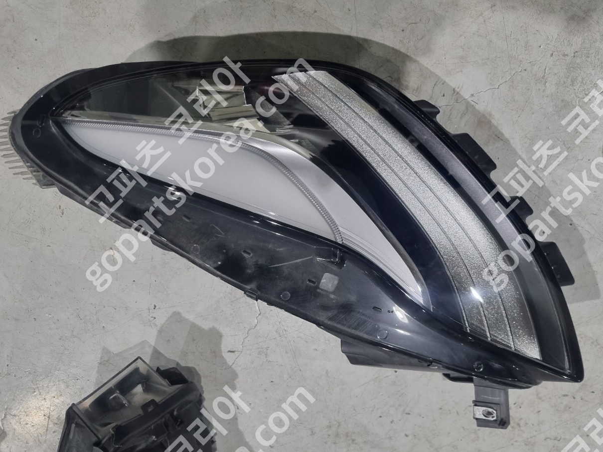 테슬라 모델3 전기 헤드라이트 운전석 사진 2