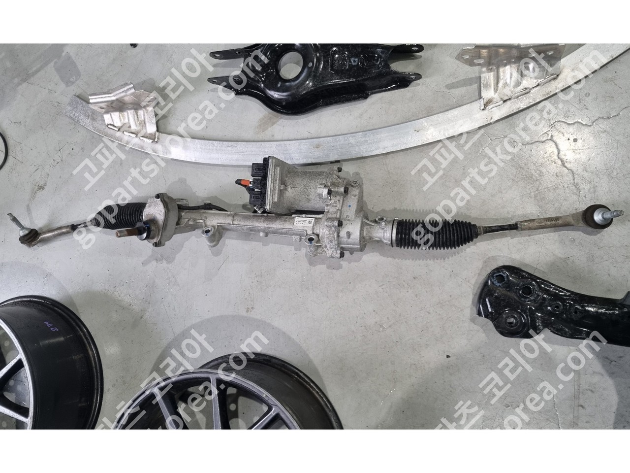 테슬라 모델3 하체 스티어링 기어 사진 2