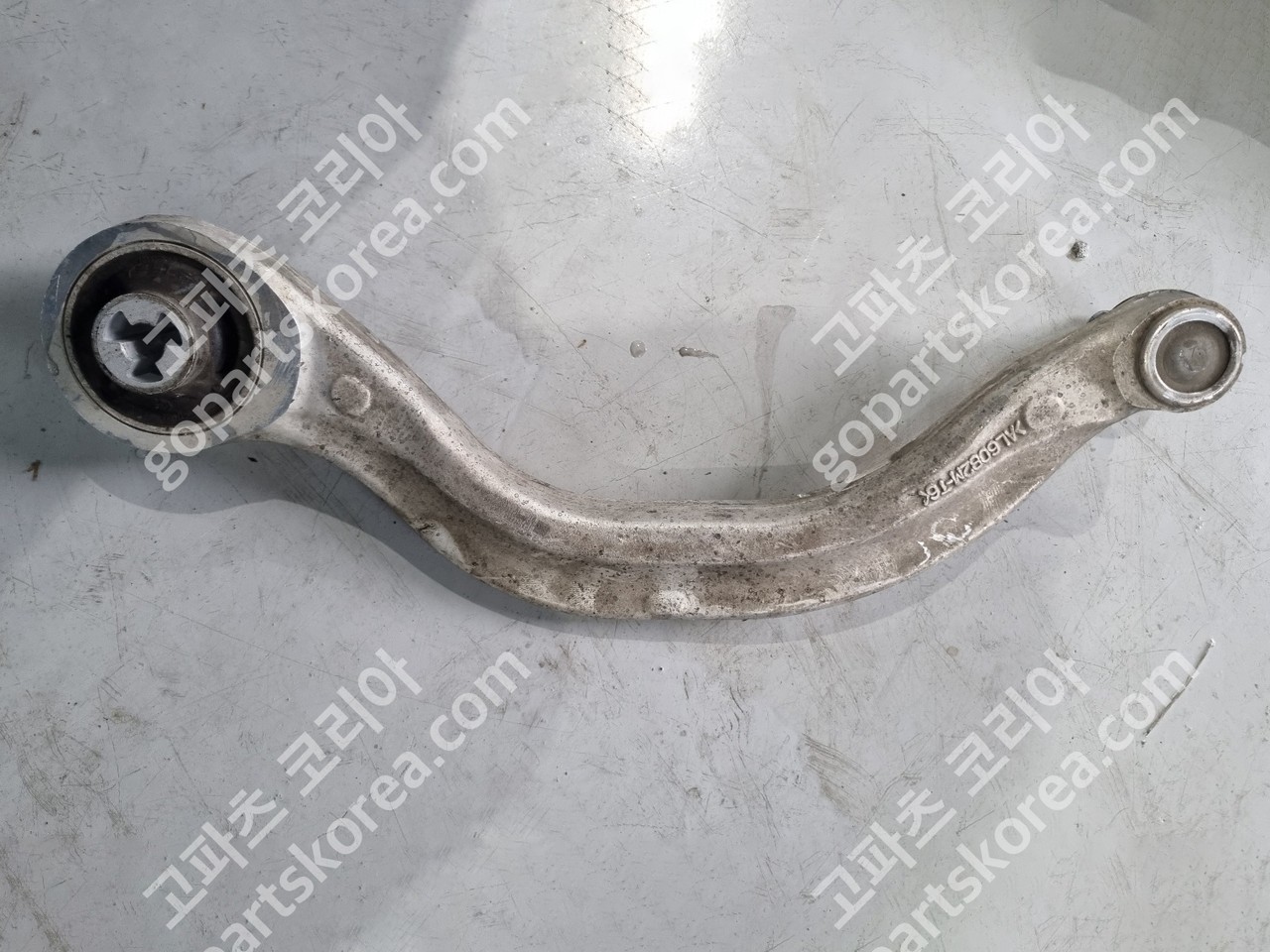 테슬라 모델3 하체 운전석 로우암 사진 2