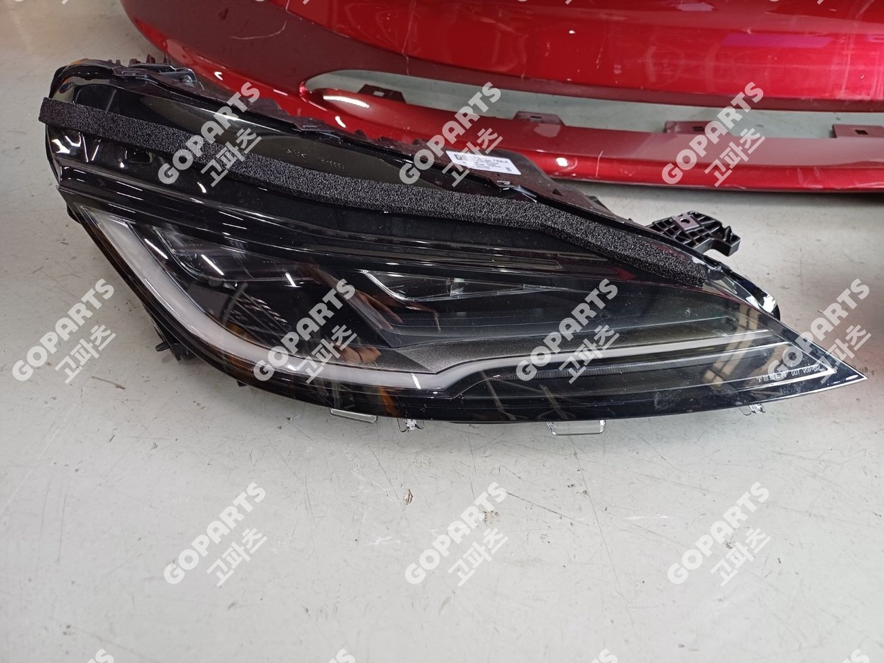 테슬라 모델3 후기형 하이앤드 조수석헤드라이트 중고