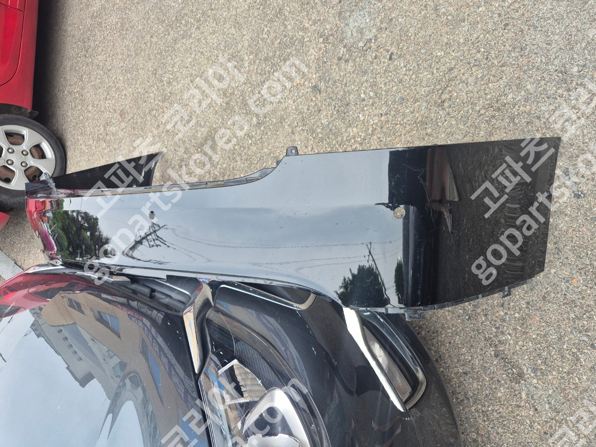 테슬라 모델X 뒷범퍼 상단 사진 3