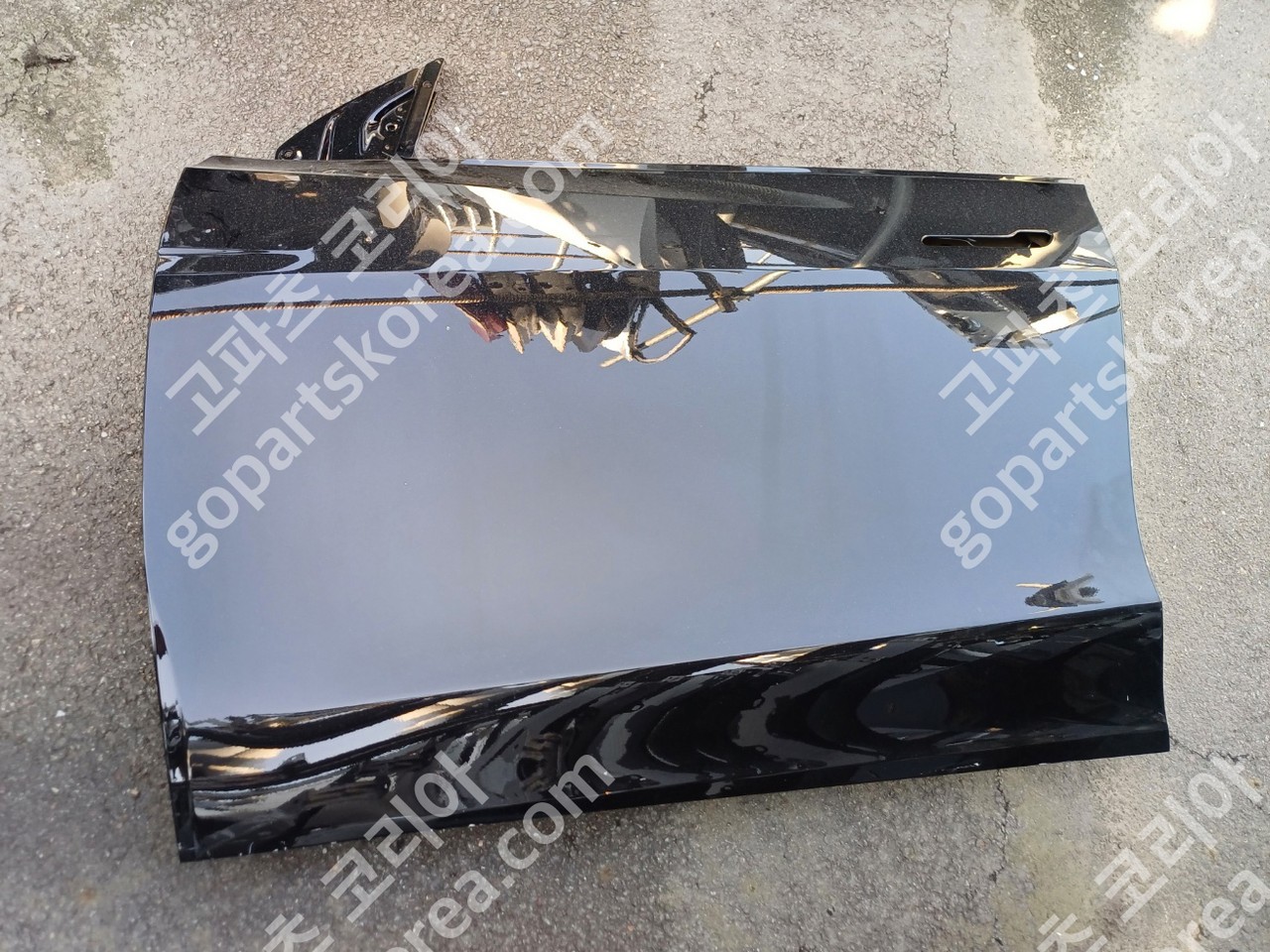 테슬라 모델Y 도어 운전석 앞도어 사진 2