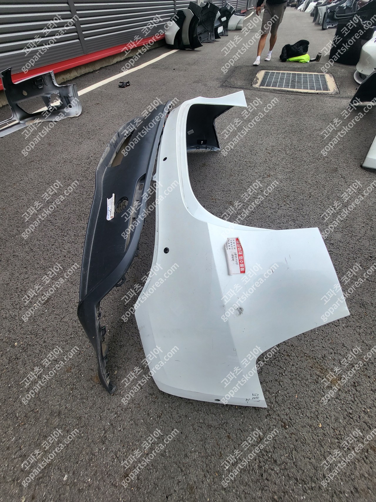 테슬라 모델Y 뒷범퍼 중고