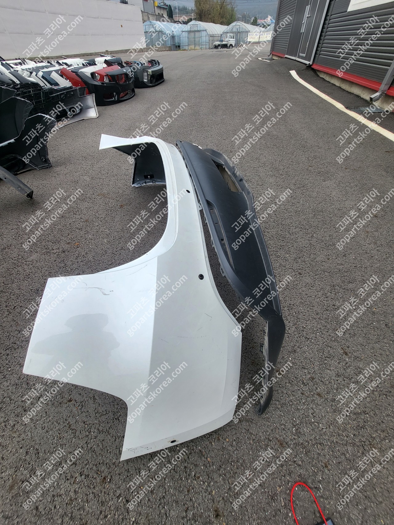 테슬라 모델Y 뒷범퍼 사진 2