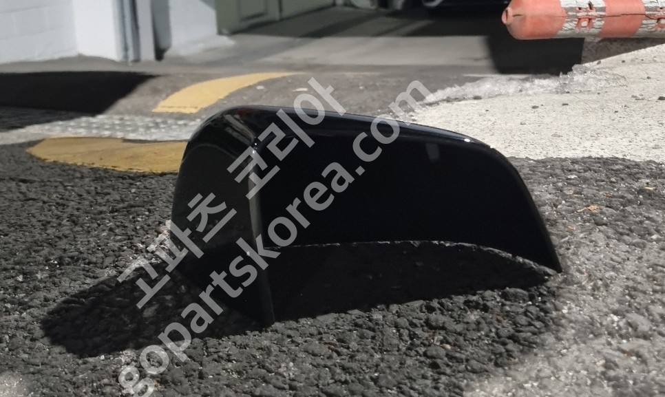 테슬라 모델Y 사이드미러 조수석 사이드미러커버 중고