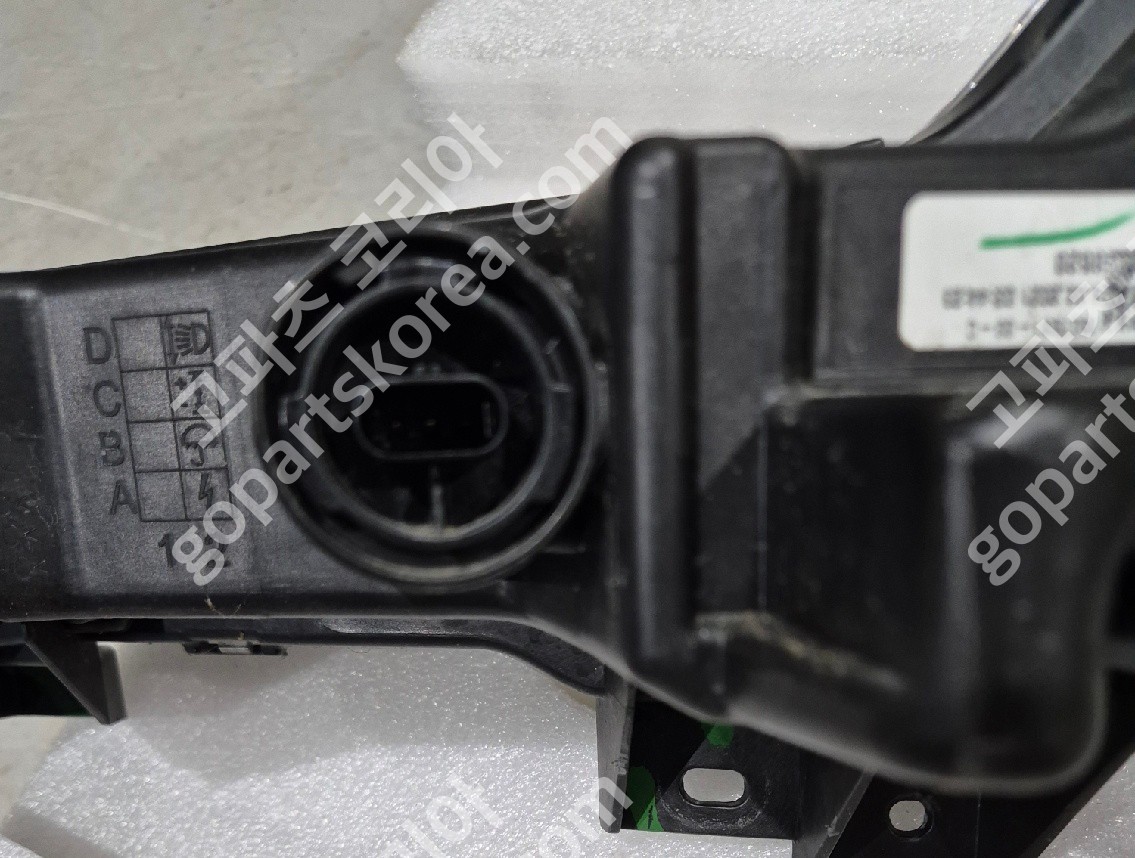 테슬라 모델Y 안개등 3핀 중고