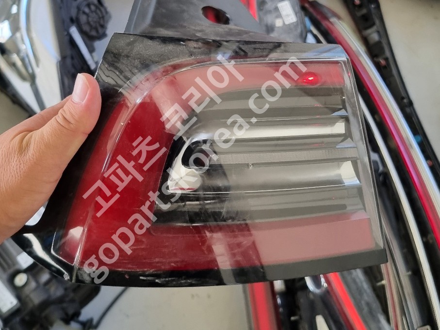 테슬라 모델Y 테일램프 운전석 중고