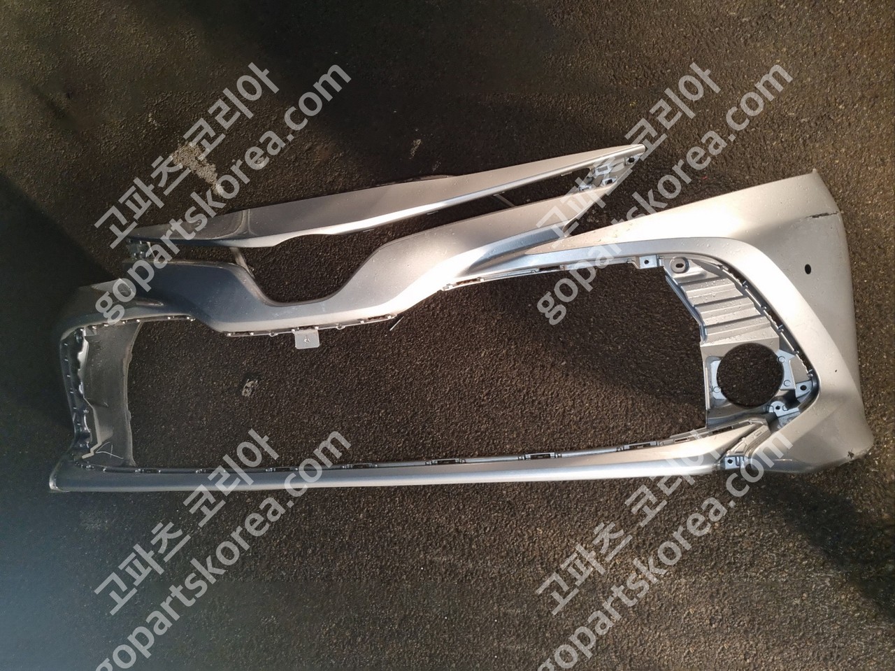 토요타 캠리 앞범퍼 사진 2