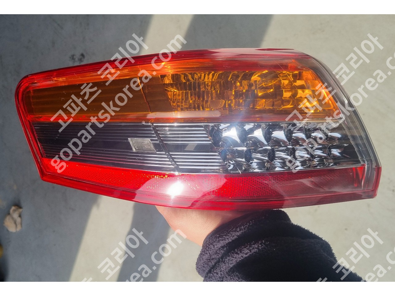 토요타 캠리 테일램프 운전석 사진 2