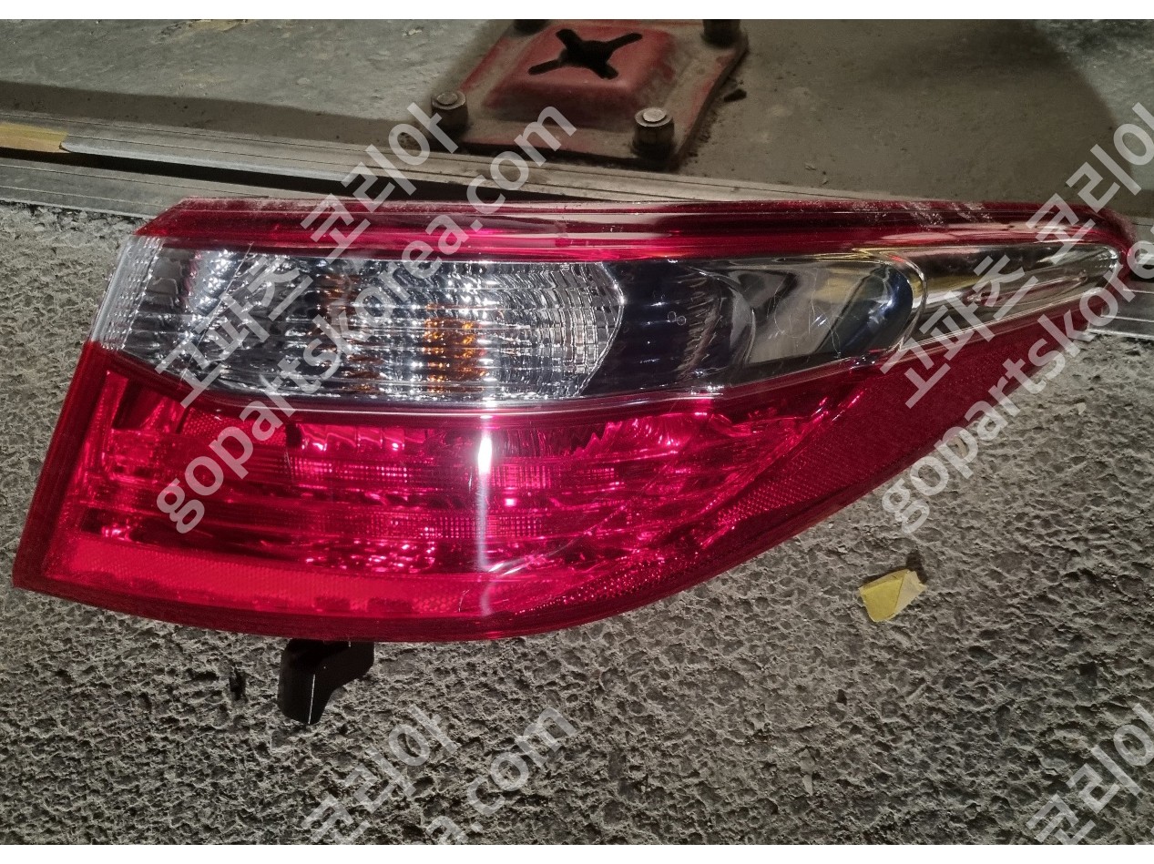 토요타 캠리 테일램프 조수석 사진 2