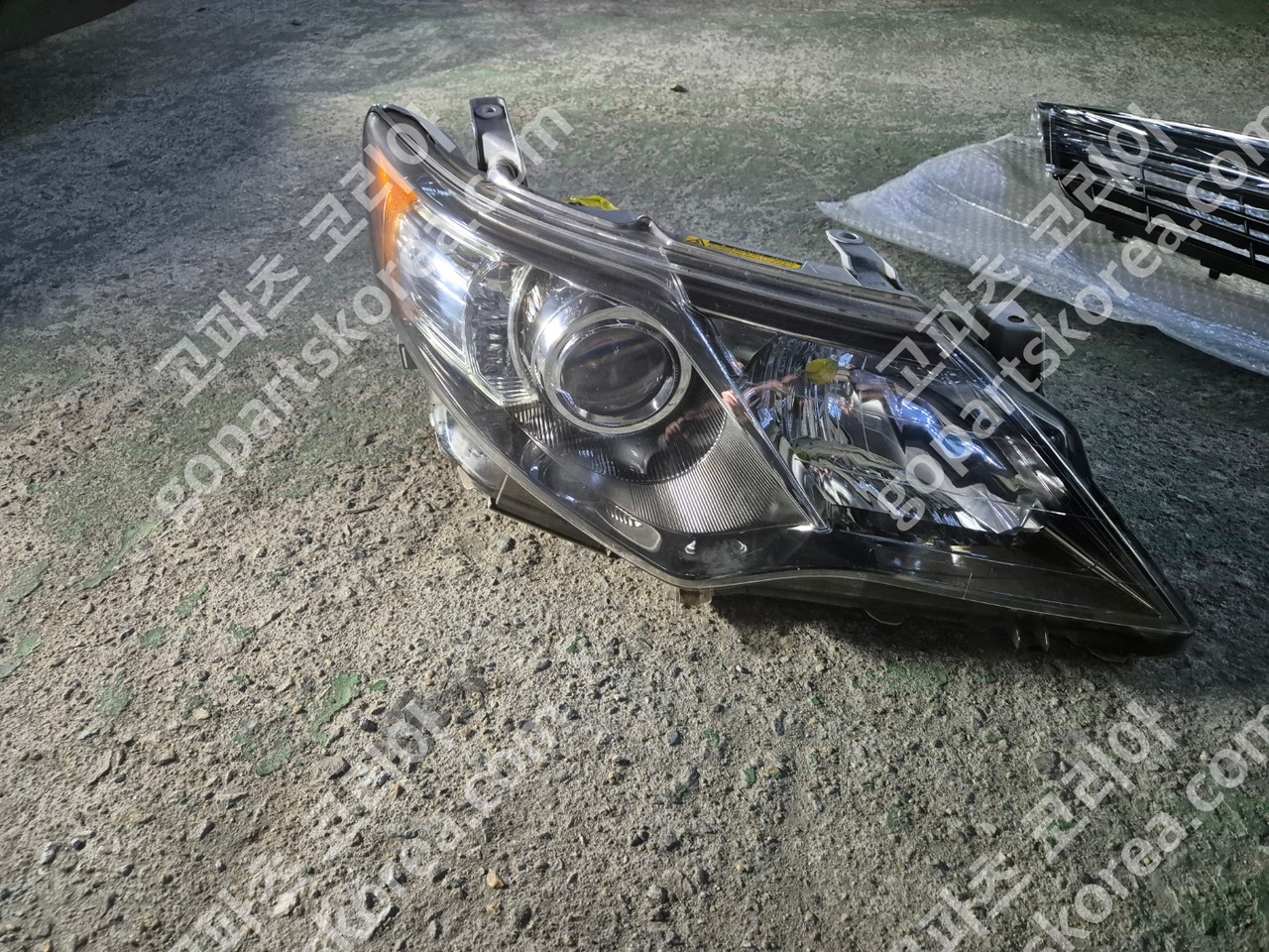 토요타 캠리 헤드라이트 조수석 할로겐타입 사진 3